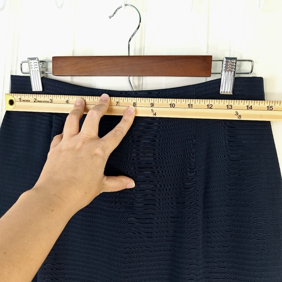 Worth 100% Silk Navy Blue Ribbed Midi Pencil Skirt Sz 10 - Picture 7 of 11
